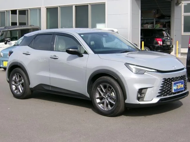 Lexus LBX ELEGANT 2025 — миниатюра 3