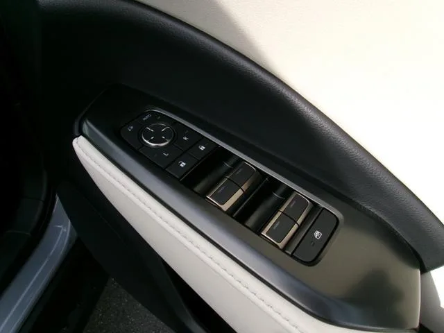 Lexus LBX ELEGANT 2025 — миниатюра 5
