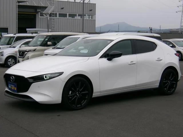 Mazda MAZDA3 FASTBACK XD BLACK TONE EDITION 2024 — миниатюра 2