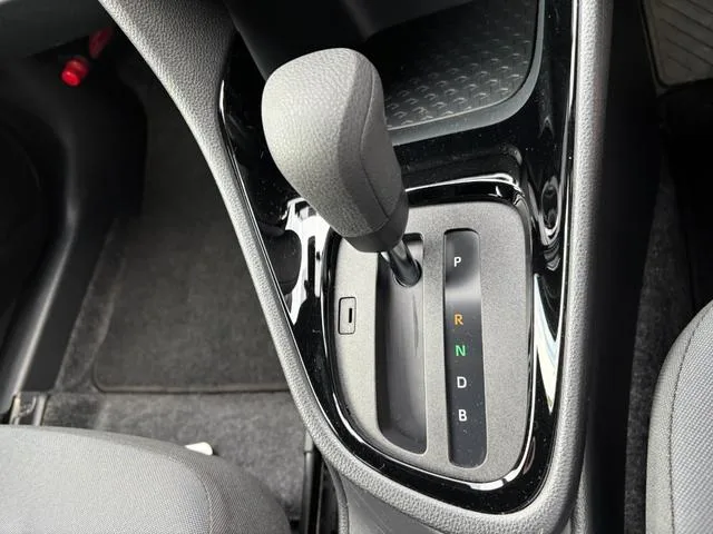 Toyota YARIS HYBRID G 2023 — миниатюра 2