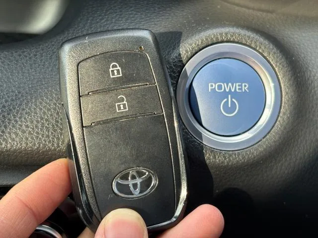 Toyota YARIS HYBRID G 2023 — миниатюра 5