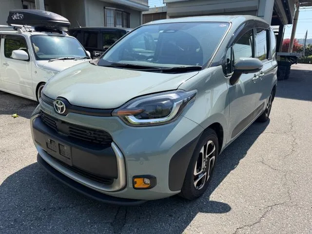 Toyota SIENTA Z 2023 — фото 1, купить с доставкой в Москву