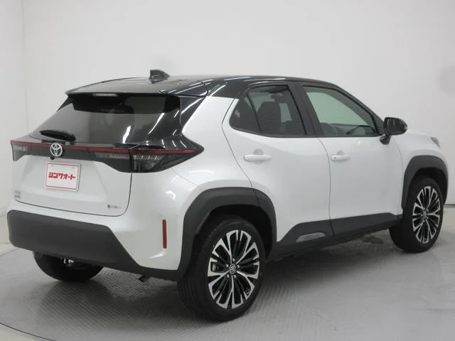 Toyota YARIS CROSS HYBRID Z 2025 — миниатюра 3