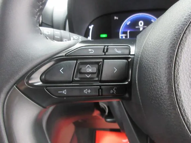 Toyota YARIS CROSS HYBRID Z 2025 — миниатюра 4