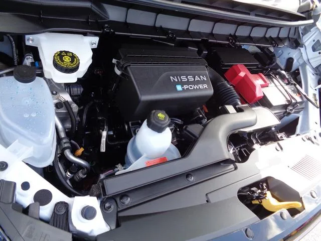 Nissan SERENA E-POWER HIGHWAY STAR V 2026 — миниатюра 4