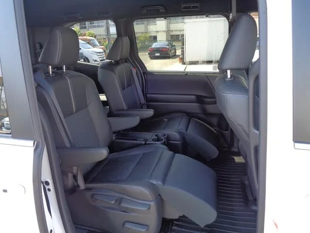 Toyota NOAH HYBRID S-Z 2025 — миниатюра 4