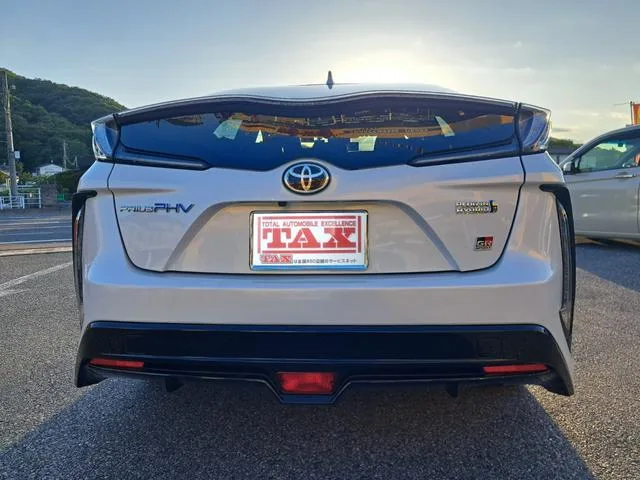 Toyota PRIUS PHV S GR SPORT 2022 — миниатюра 2