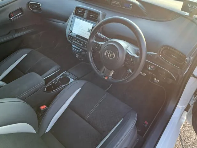 Toyota PRIUS PHV S GR SPORT 2022 — миниатюра 3
