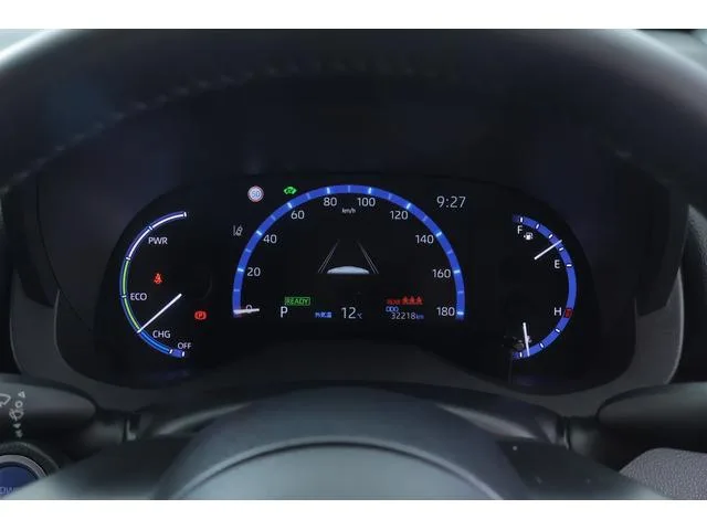 Toyota YARIS CROSS HYBRID Z 2023 — миниатюра 5