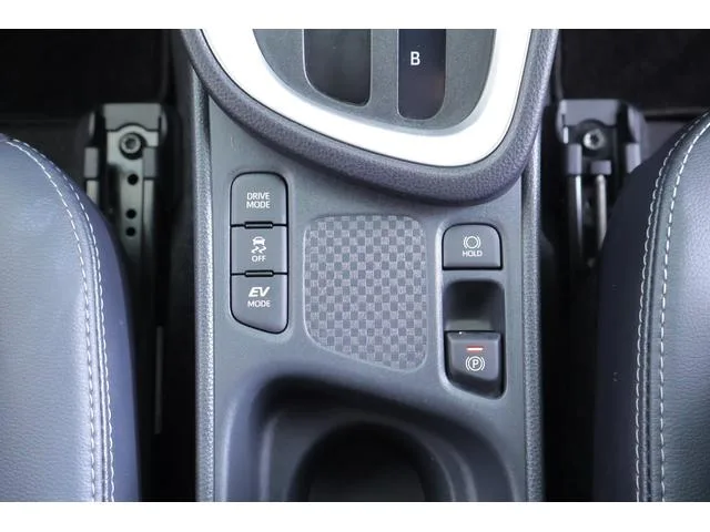 Toyota YARIS CROSS HYBRID Z 2023 — миниатюра 5