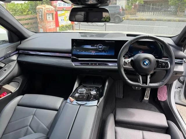 BMW i5 E DRIVE 40 M-SPORT 2024 — миниатюра 2