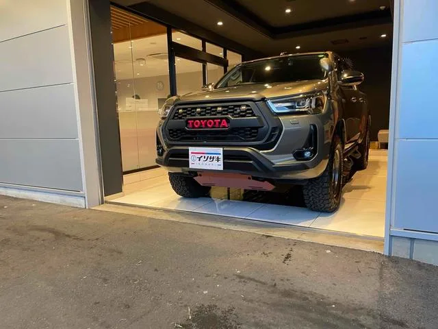 Toyota HILUX Z 2023 — фото 1, купить с доставкой в Москву