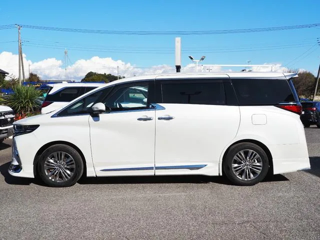 Toyota ALPHARD HYBRID Z 2023 — миниатюра 3