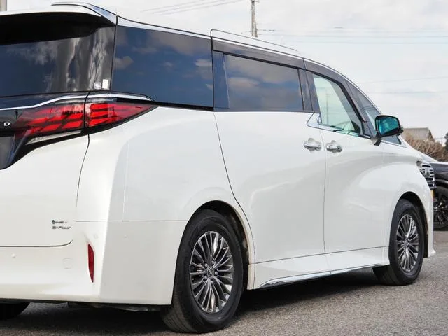 Toyota ALPHARD HYBRID EXECUTIVE LOUNGE 2023 — миниатюра 4