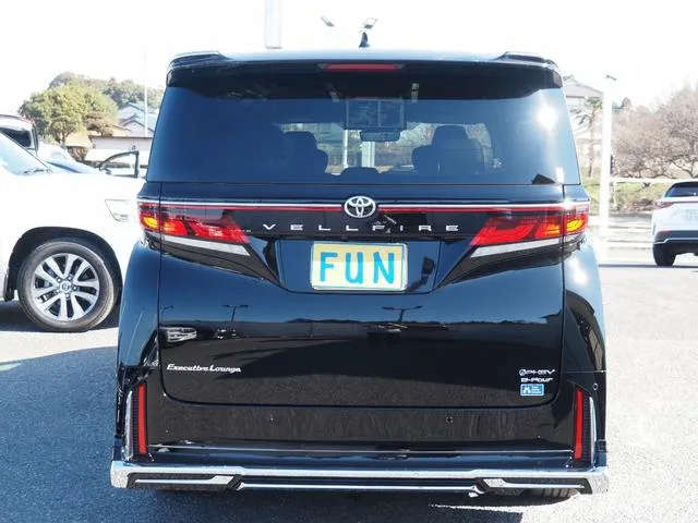 Toyota VELLFIRE PHEV EXECUTIVE LOUNGE 2025 — миниатюра 2