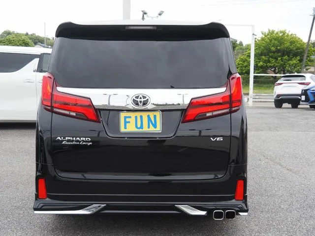 Toyota ALPHARD 3.5 EXECUTIVE LOUNGE S 2023 — миниатюра 2