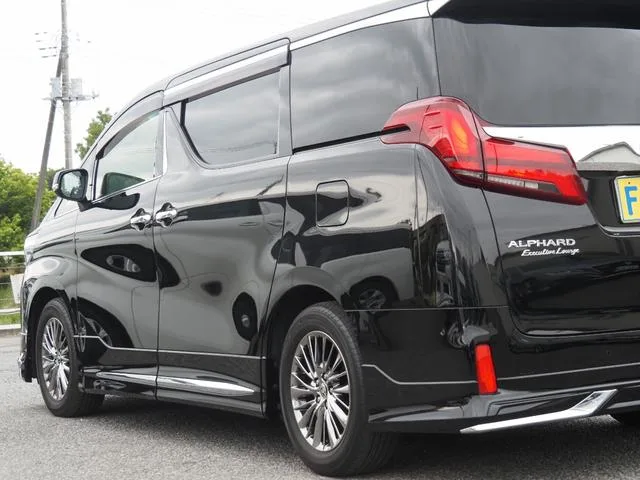 Toyota ALPHARD 3.5 EXECUTIVE LOUNGE S 2023 — миниатюра 4