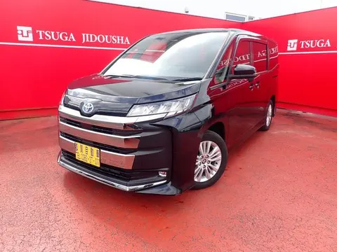 Toyota NOAH 2022 купить в Москве