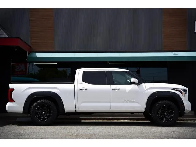 America Toyota TUNDRA CREWMAX SR5 2022 — миниатюра 2