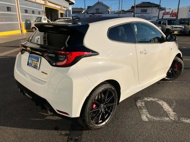 Toyota GR YARIS RZ HIGH PERFORMANCE 2023 — миниатюра 3