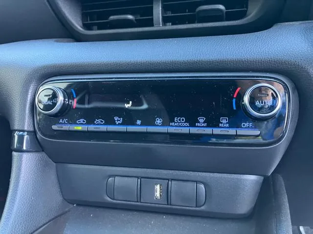 Toyota GR YARIS RZ HIGH PERFORMANCE 2023 — миниатюра 4