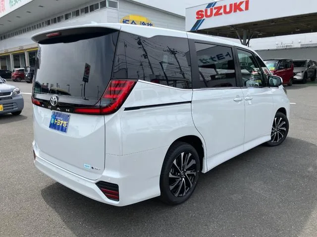 Toyota NOAH HYBRID S-Z 2026 — миниатюра 2