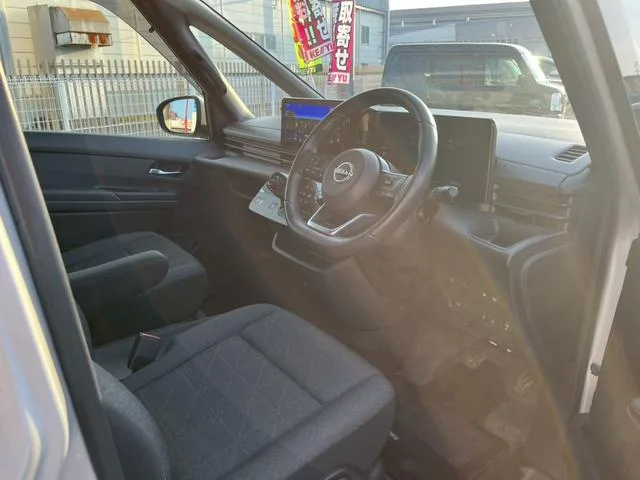 Nissan SERENA E-POWER XV 2023 — миниатюра 3