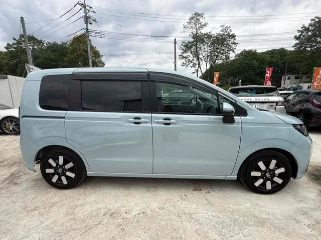 Honda FREED E:HEV AIR EX 2024 — миниатюра 2