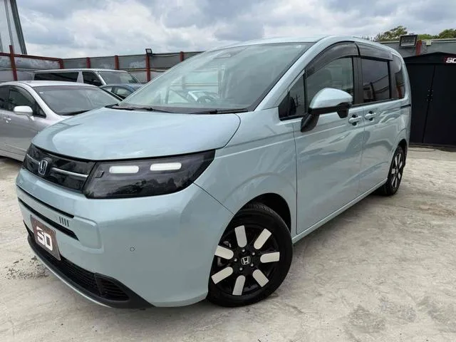 Honda FREED E:HEV AIR EX 2024 — фото 1, купить с доставкой в Москву
