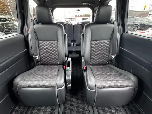 Toyota VOXY S-Z 2023 — миниатюра 3