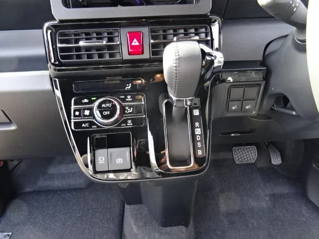 Daihatsu TANTO CUSTOM RS 2024 — миниатюра 3