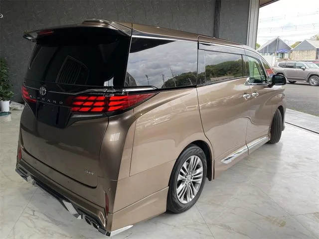Toyota ALPHARD HYBRID Z 2024 — миниатюра 3