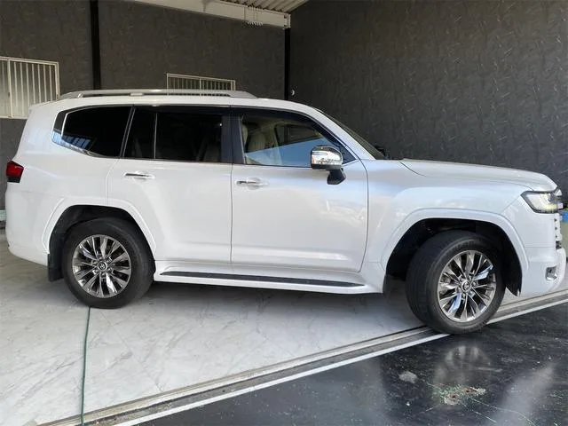 Toyota LAND CRUISER ZX 2022 — миниатюра 2