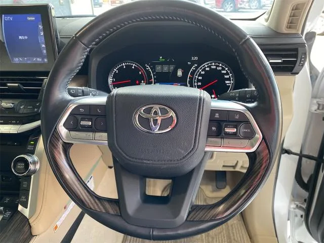 Toyota LAND CRUISER ZX 2022 — миниатюра 5