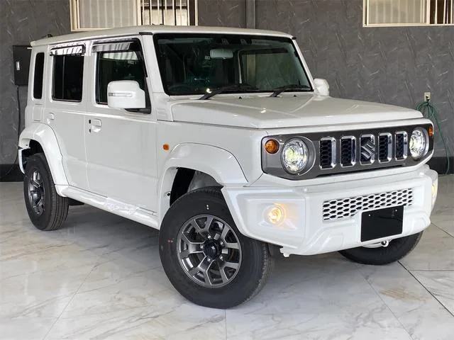 Suzuki JIMNY NOMADE FC 2025 — фото 1, купить с доставкой в Москву