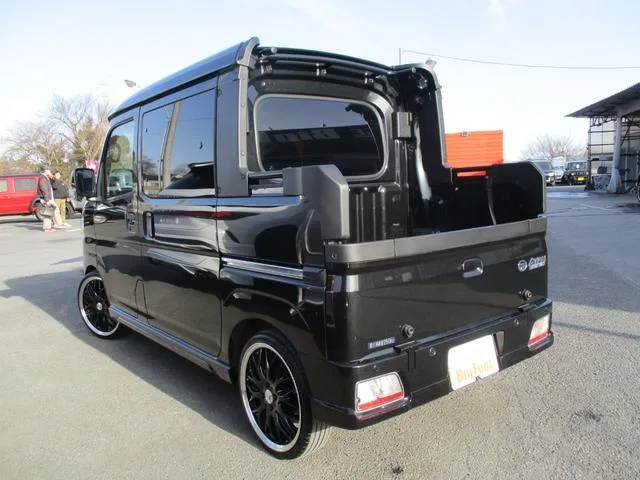Daihatsu ATRAI ATRAI DECKVAN 2024 — миниатюра 4