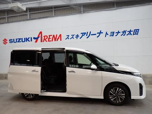 Nissan SERENA E-POWER HIGHWAY STAR V 2023 — миниатюра 3
