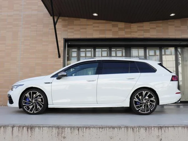 Volkswagen GOLF R VARIANT TSI 4MOTION 2023 — миниатюра 3
