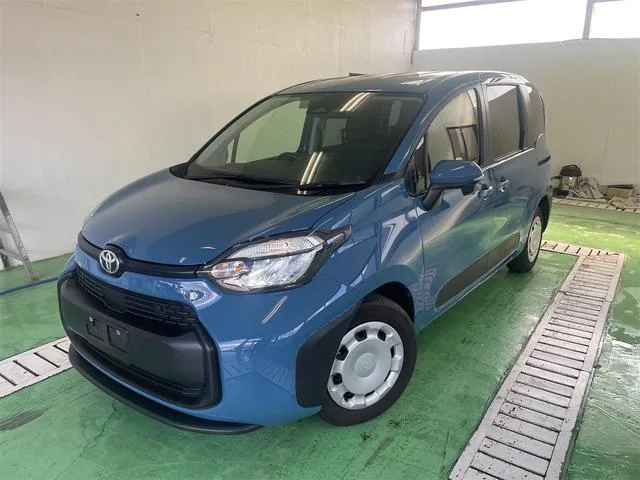 Toyota SIENTA G 2023 — фото 1, купить с доставкой в Москву