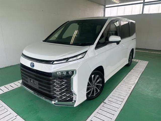 Toyota VOXY HYBRID S-Z 2023 — фото 1, купить с доставкой в Москву