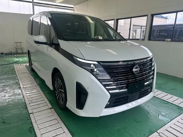 Nissan SERENA E-POWER HIGHWAY STAR V 2023 — миниатюра 2