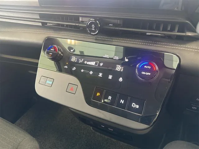 Nissan SERENA E-POWER HIGHWAY STAR V 2023 — миниатюра 4