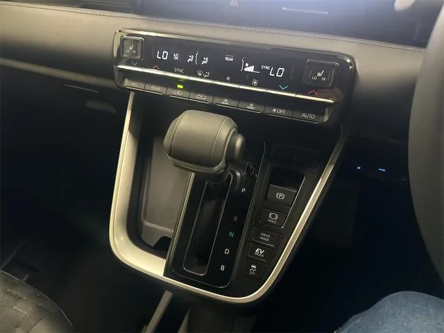 Toyota VOXY HYBRID S-Z 2024 — миниатюра 3