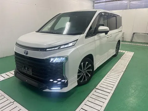 Toyota VOXY 2024 купить в Москве