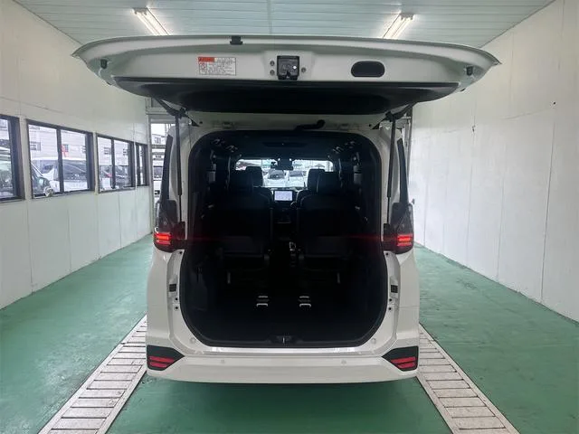Toyota VOXY HYBRID S-Z 2022 — миниатюра 3