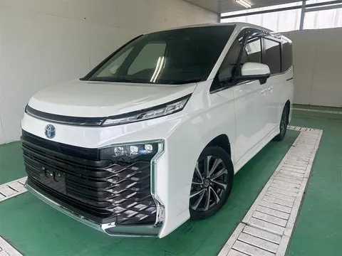Toyota VOXY 2022 купить в Москве
