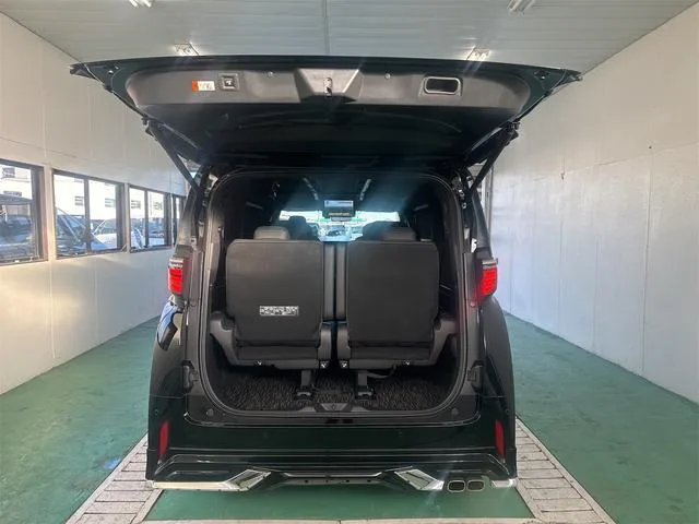 Toyota Alphard Z 2023 — миниатюра 3