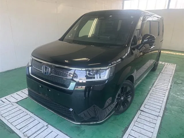 Honda STEPWAGON E:HEV SPADA 2022 — фото 1, купить с доставкой в Москву