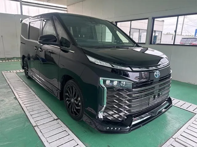 Toyota VOXY HYBRID S-Z 2023 — миниатюра 2
