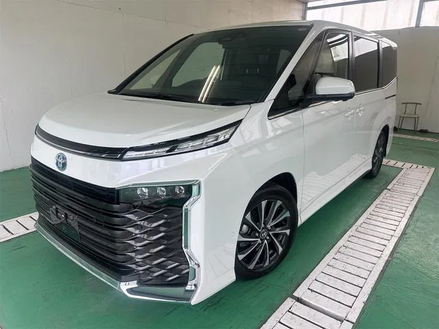 Toyota VOXY HYBRID S-Z 2025 — фото 1, купить с доставкой в Москву